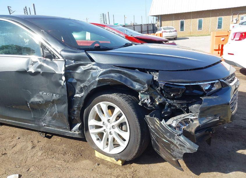 Photo 6 of 2017 Chevrolet Malibu 1LT (VIN 1G1ZE5STXHF184250)