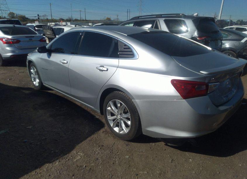 Photo 3 of 2017 Chevrolet Malibu 1LT (VIN 1G1ZE5STXHF184555)