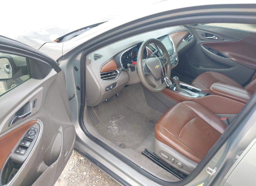 Photo 12 of 2017 Chevrolet Malibu 1LT (VIN 1G1ZE5STXHF202889)