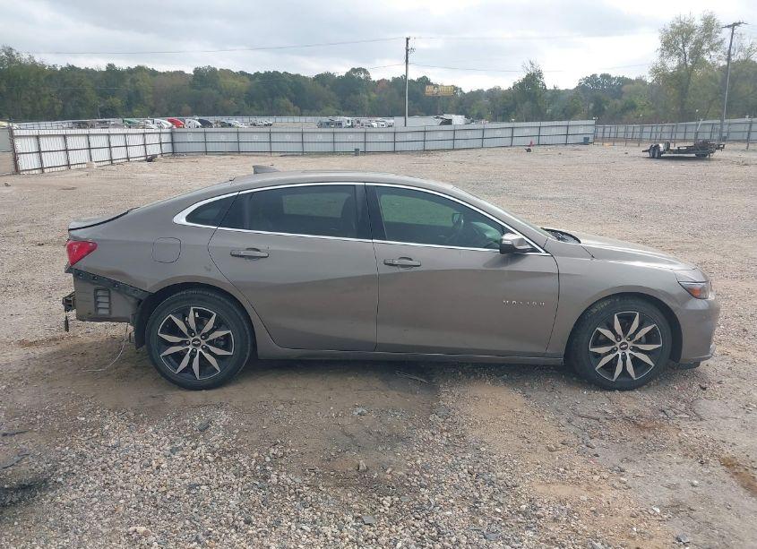 Photo 14 of 2017 Chevrolet Malibu 1LT (VIN 1G1ZE5STXHF202889)