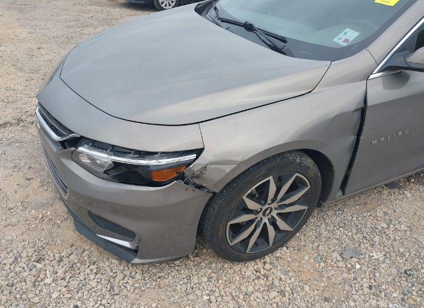 Photo 6 of 2017 Chevrolet Malibu 1LT (VIN 1G1ZE5STXHF202889)