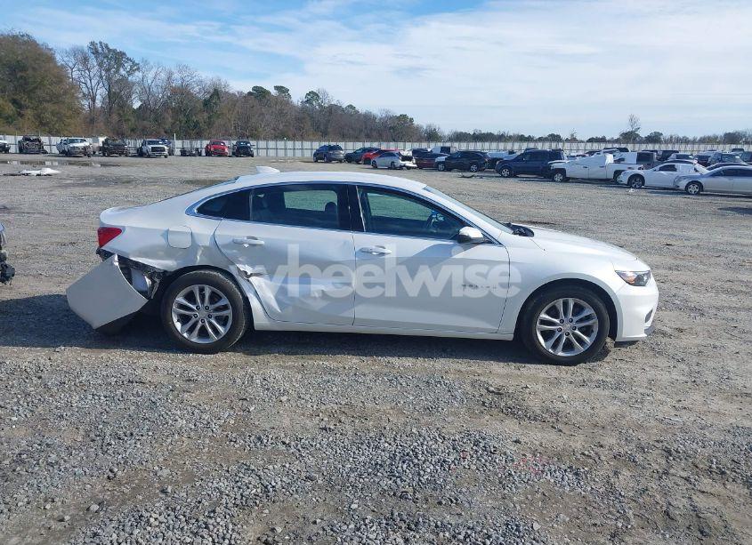 Photo 13 of 2017 Chevrolet Malibu 1LT (VIN 1G1ZE5STXHF210121)