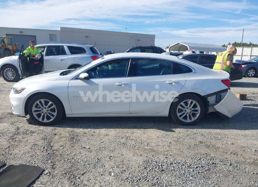 Photo 14 of 2017 Chevrolet Malibu 1LT (VIN 1G1ZE5STXHF210121)