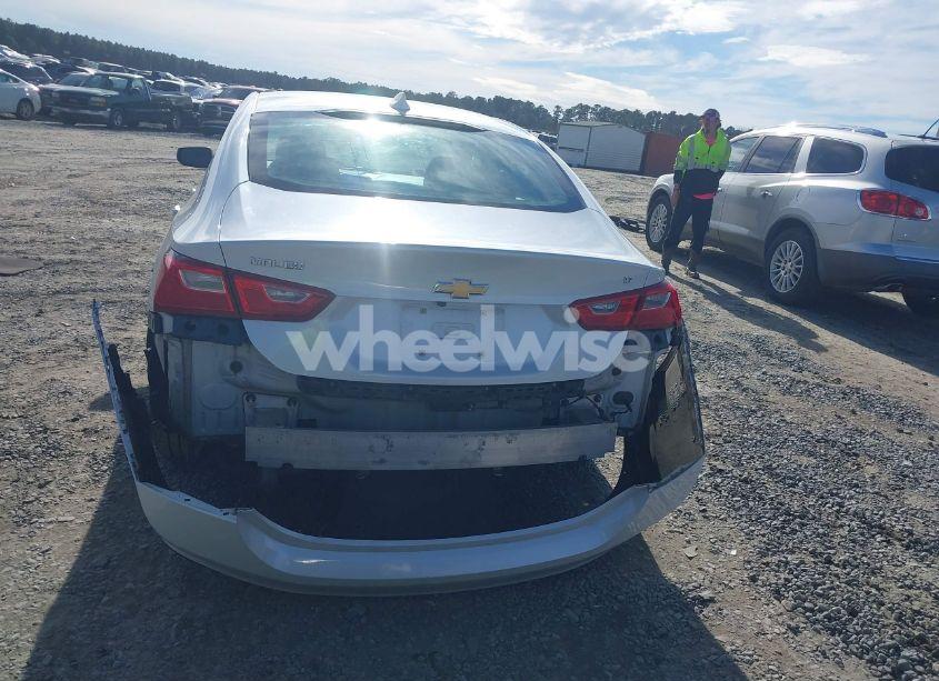 Photo 16 of 2017 Chevrolet Malibu 1LT (VIN 1G1ZE5STXHF210121)