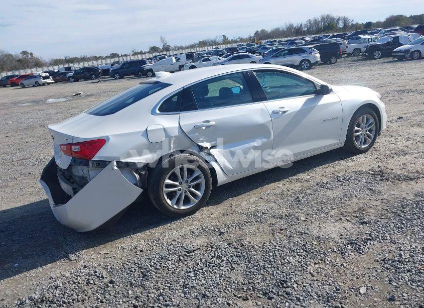 Photo 4 of 2017 Chevrolet Malibu 1LT (VIN 1G1ZE5STXHF210121)