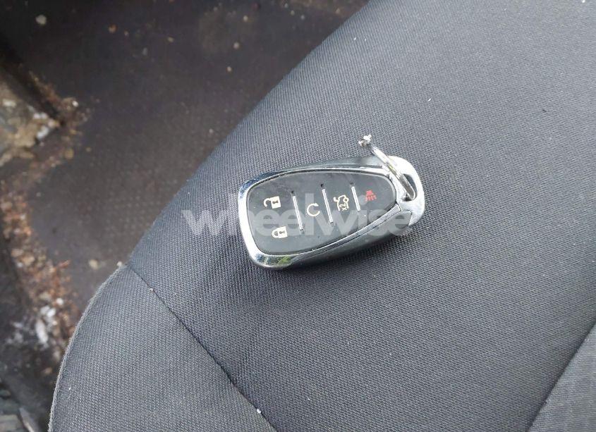 Photo 11 of 2017 Chevrolet Malibu 1LT (VIN 1G1ZE5STXHF220714)