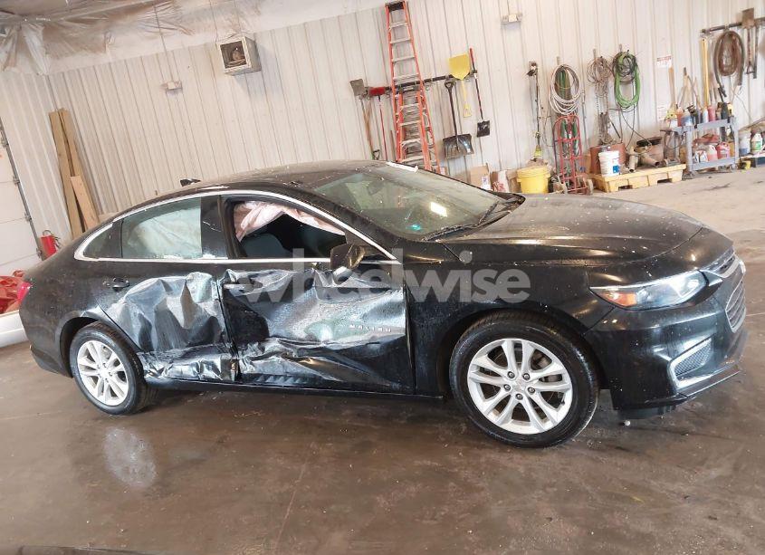 Photo 13 of 2017 Chevrolet Malibu 1LT (VIN 1G1ZE5STXHF254815)