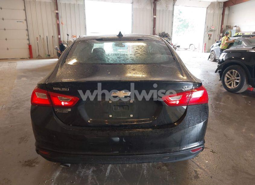 Photo 16 of 2017 Chevrolet Malibu 1LT (VIN 1G1ZE5STXHF254815)