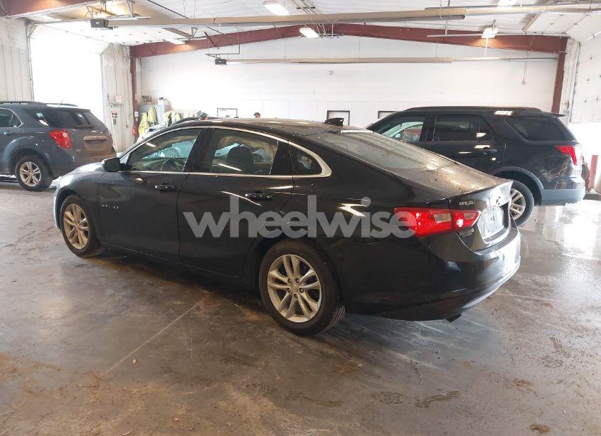 Photo 3 of 2017 Chevrolet Malibu 1LT (VIN 1G1ZE5STXHF254815)