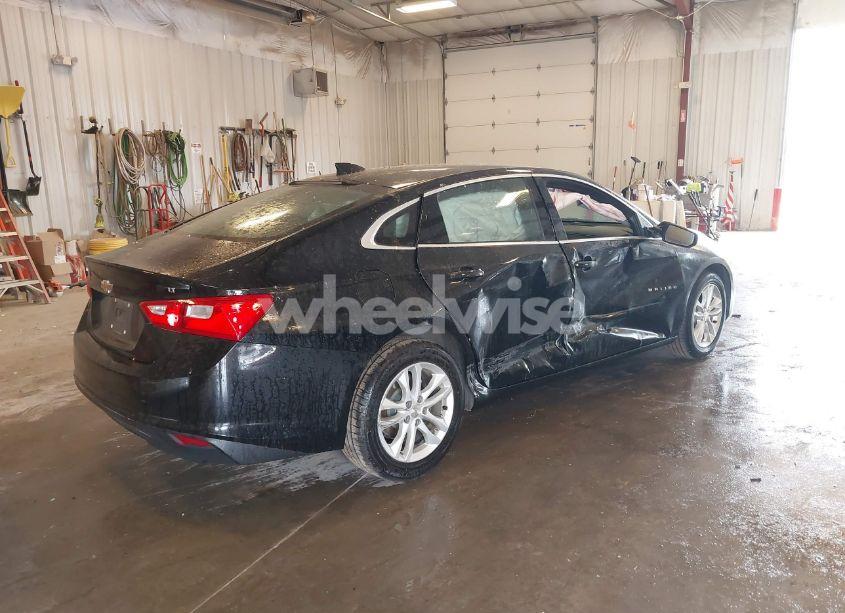 Photo 4 of 2017 Chevrolet Malibu 1LT (VIN 1G1ZE5STXHF254815)