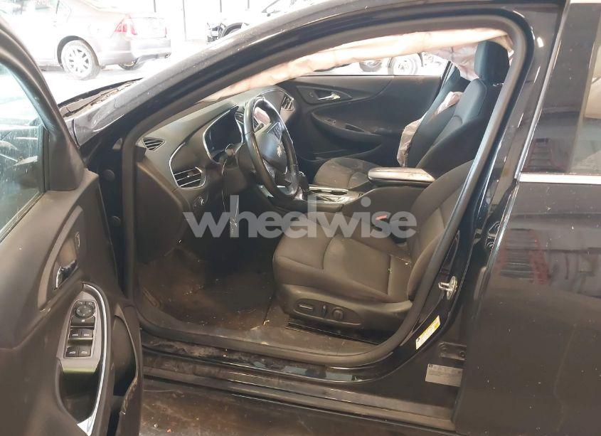 Photo 5 of 2017 Chevrolet Malibu 1LT (VIN 1G1ZE5STXHF254815)