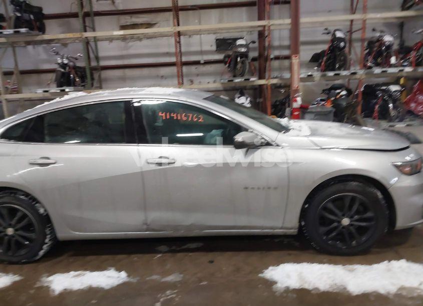 Photo 13 of 2017 Chevrolet Malibu 1LT (VIN 1G1ZE5STXHF256743)