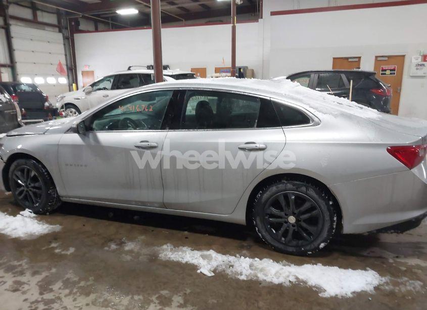 Photo 14 of 2017 Chevrolet Malibu 1LT (VIN 1G1ZE5STXHF256743)