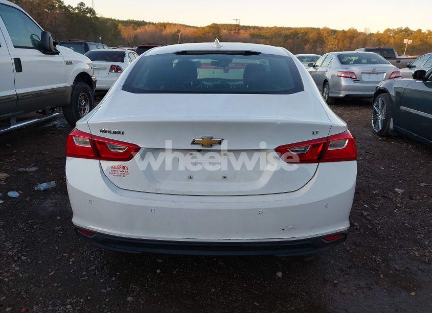 Photo 16 of 2017 Chevrolet Malibu 1LT (VIN 1G1ZE5STXHF260906)