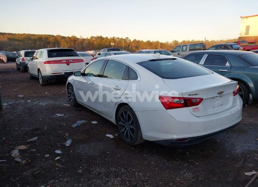 Photo 3 of 2017 Chevrolet Malibu 1LT (VIN 1G1ZE5STXHF260906)