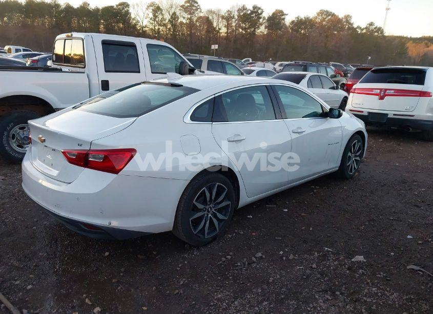 Photo 4 of 2017 Chevrolet Malibu 1LT (VIN 1G1ZE5STXHF260906)