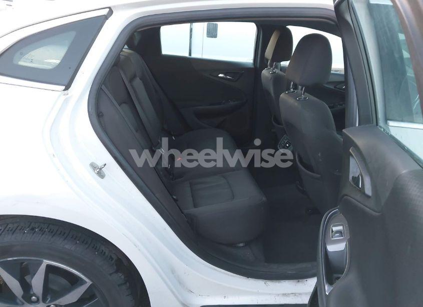 Photo 8 of 2017 Chevrolet Malibu 1LT (VIN 1G1ZE5STXHF260906)