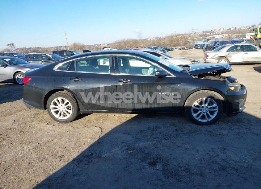 Photo 13 of 2017 Chevrolet Malibu 1LT (VIN 1G1ZE5STXHF289810)