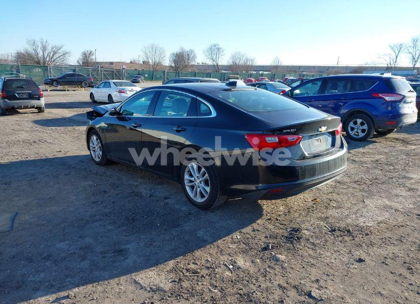 Photo 3 of 2017 Chevrolet Malibu 1LT (VIN 1G1ZE5STXHF289810)