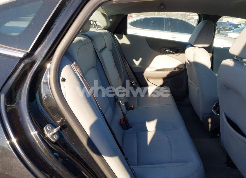 Photo 8 of 2017 Chevrolet Malibu 1LT (VIN 1G1ZE5STXHF289810)