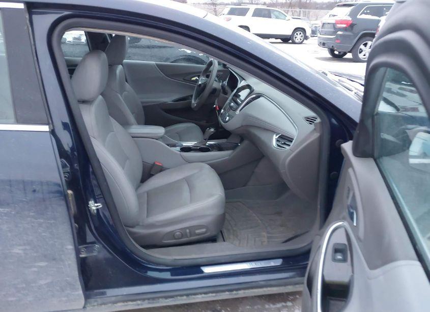 Photo 5 of 2018 Chevrolet Malibu PREMIER (VIN 1G1ZE5SX0JF117102)