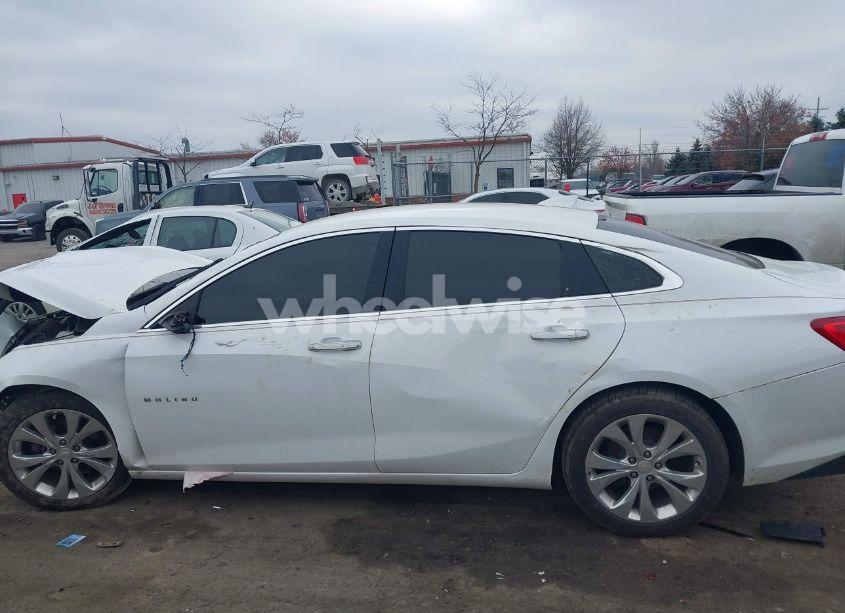 Photo 13 of 2018 Chevrolet Malibu PREMIER (VIN 1G1ZE5SX2JF291382)