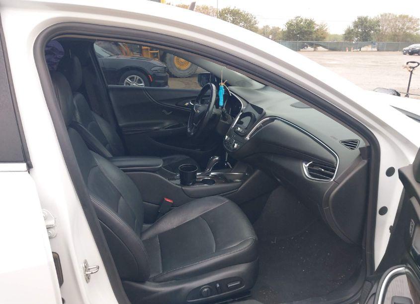 Photo 5 of 2020 Chevrolet Malibu FWD PREMIER (VIN 1G1ZE5SX2LF075549)