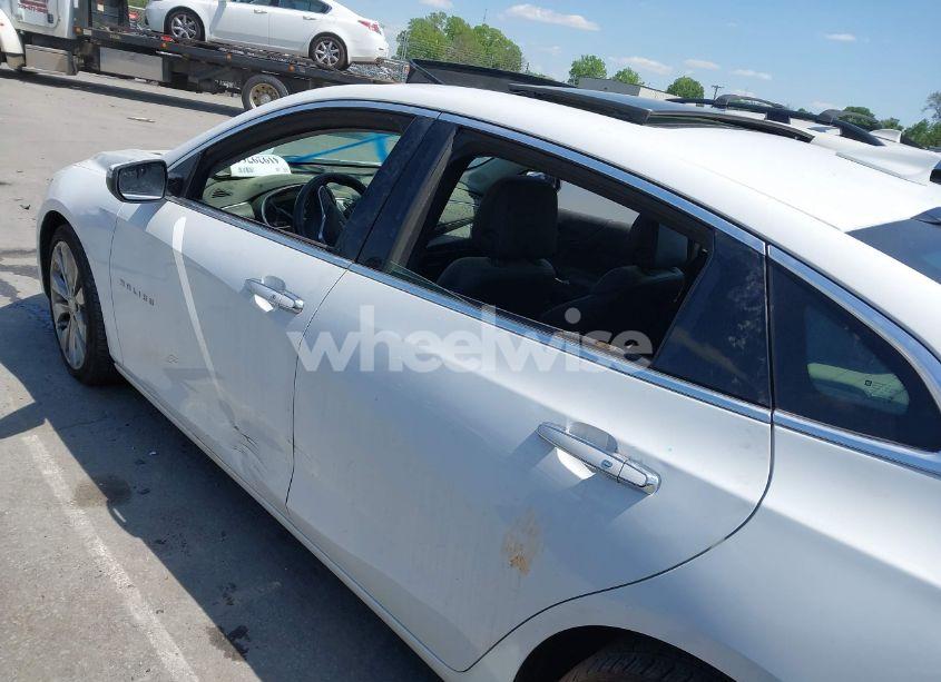 Photo 13 of 2018 Chevrolet Malibu PREMIER (VIN 1G1ZE5SX4JF100996)