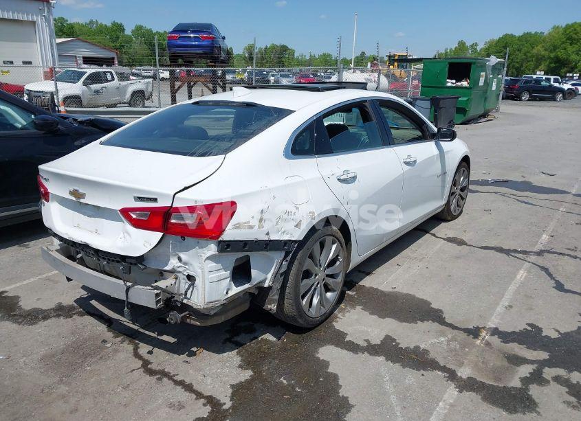 Photo 4 of 2018 Chevrolet Malibu PREMIER (VIN 1G1ZE5SX4JF100996)