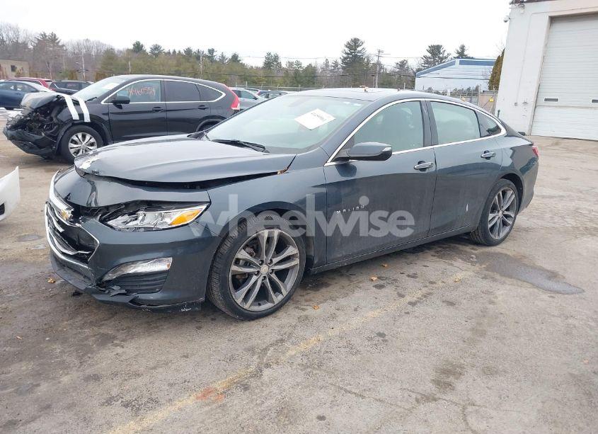 Photo 2 of 2020 Chevrolet Malibu FWD PREMIER (VIN 1G1ZE5SX6LF000059)