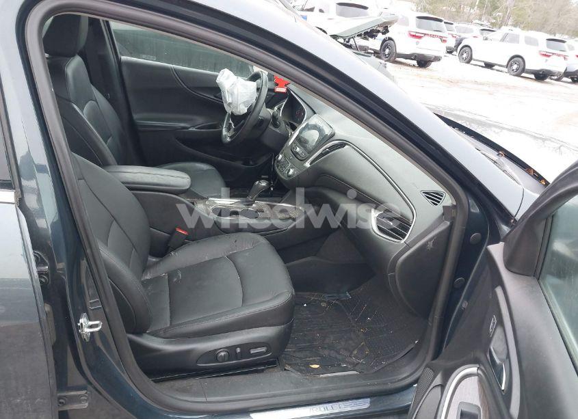 Photo 5 of 2020 Chevrolet Malibu FWD PREMIER (VIN 1G1ZE5SX6LF000059)