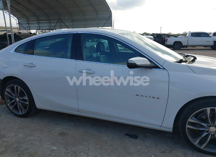 Photo 13 of 2020 Chevrolet Malibu FWD PREMIER (VIN 1G1ZE5SX6LF132013)