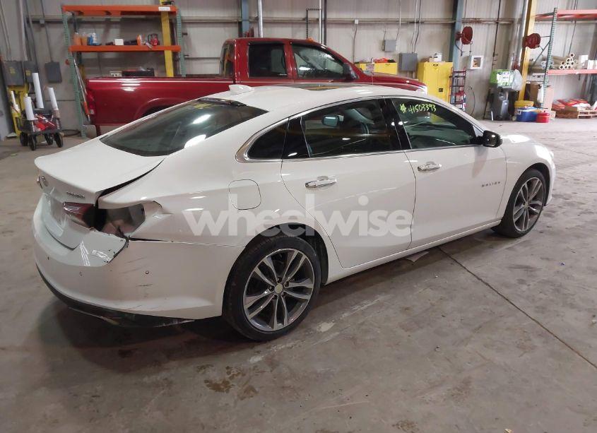 Photo 4 of 2020 Chevrolet Malibu FWD PREMIER (VIN 1G1ZE5SX8LF143420)