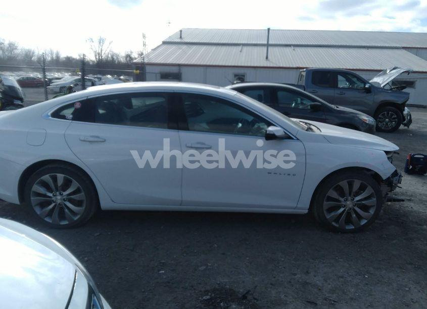 Photo 13 of 2018 Chevrolet Malibu PREMIER (VIN 1G1ZE5SX9JF121164)