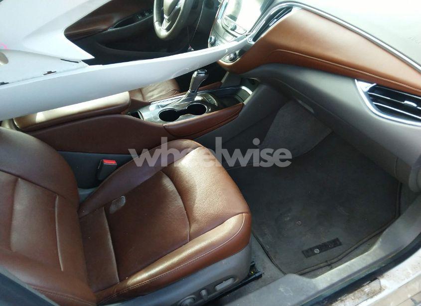 Photo 5 of 2018 Chevrolet Malibu PREMIER (VIN 1G1ZE5SX9JF121164)