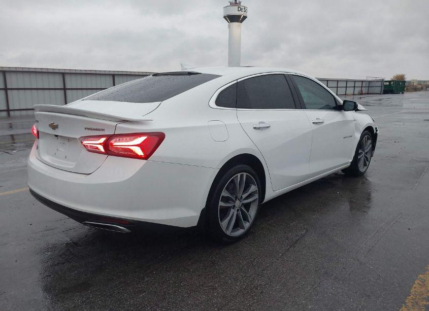 Photo 4 of 2022 Chevrolet Malibu FWD PREMIER (VIN 1G1ZE5SX9NF203661)