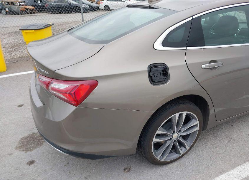 Photo 6 of 2020 Chevrolet Malibu FWD PREMIER (VIN 1G1ZE5SXXLF009704)