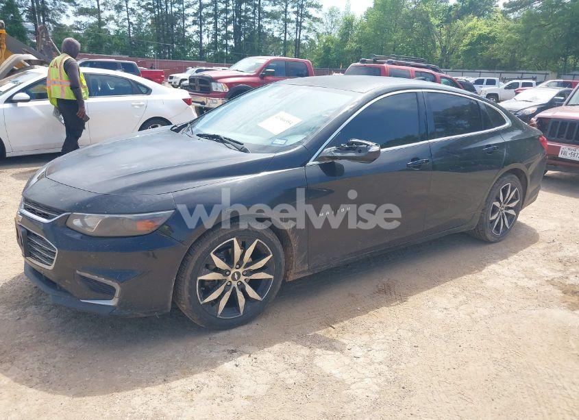 Photo 2 of 2016 Chevrolet Malibu 2LT (VIN 1G1ZF5SX1GF170655)