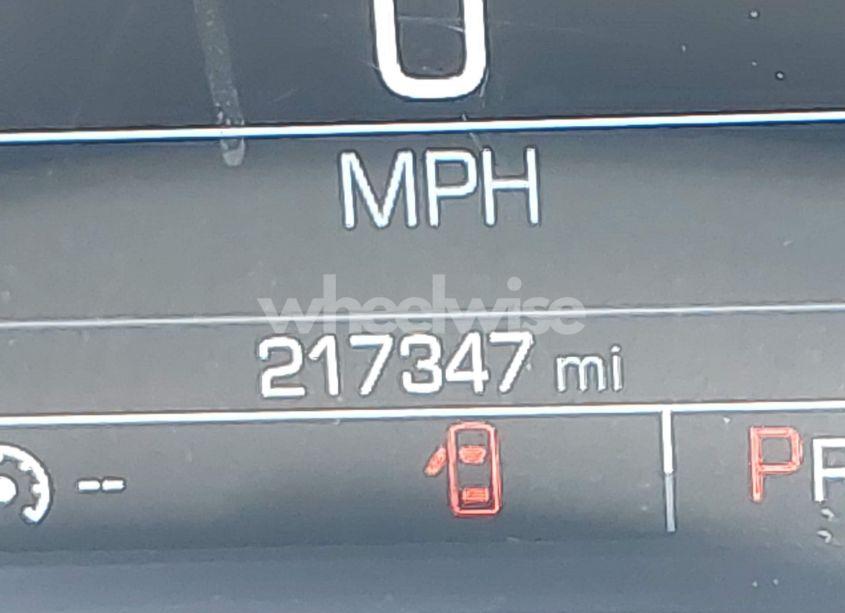 Photo 7 of 2016 Chevrolet Malibu 2LT (VIN 1G1ZF5SX1GF170655)