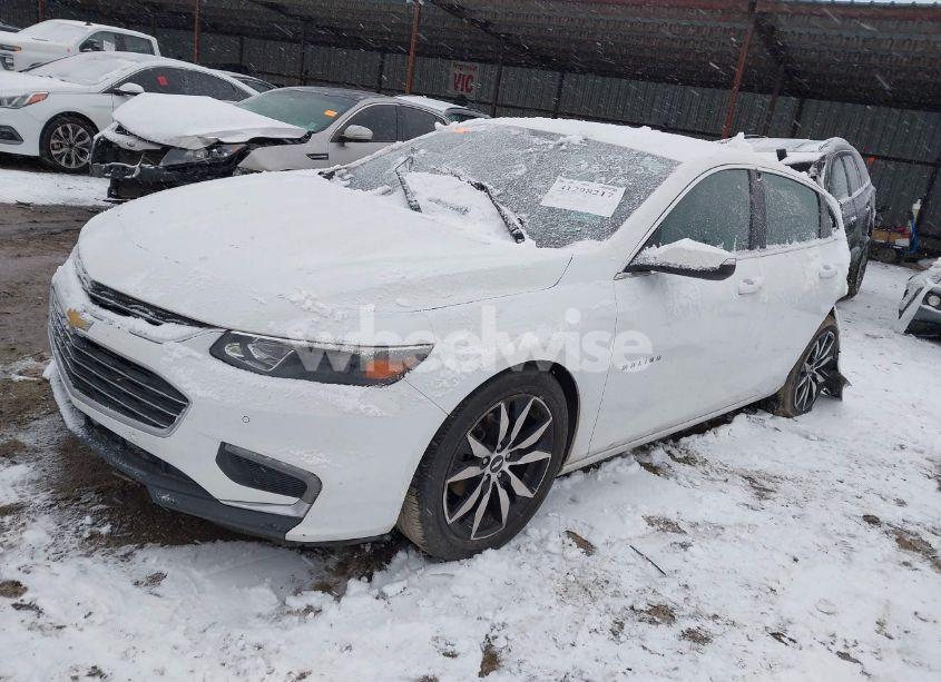 Photo 2 of 2016 Chevrolet Malibu 2LT (VIN 1G1ZF5SX1GF206537)