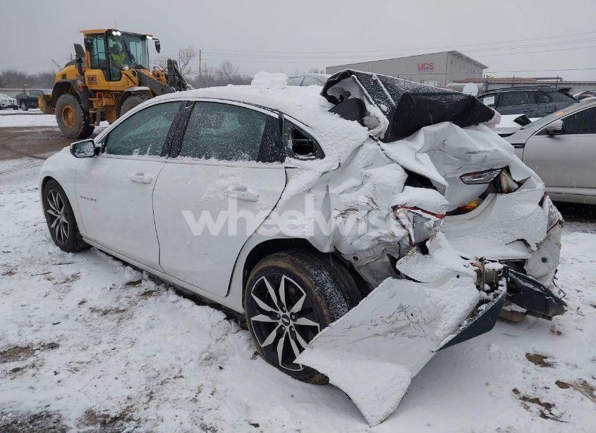 Photo 3 of 2016 Chevrolet Malibu 2LT (VIN 1G1ZF5SX1GF206537)