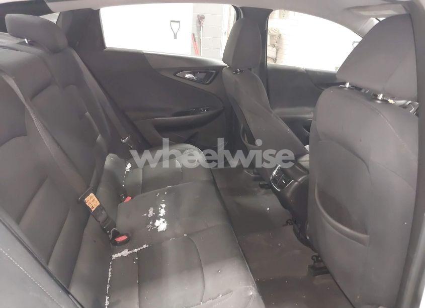 Photo 8 of 2016 Chevrolet Malibu 2LT (VIN 1G1ZF5SX1GF243054)