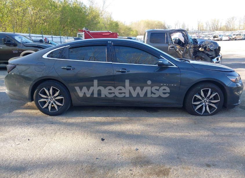 Photo 13 of 2016 Chevrolet Malibu 2LT (VIN 1G1ZF5SX1GF343591)