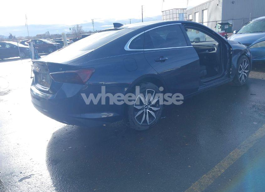 Photo 4 of 2016 Chevrolet Malibu 2LT (VIN 1G1ZF5SX6GF340217)