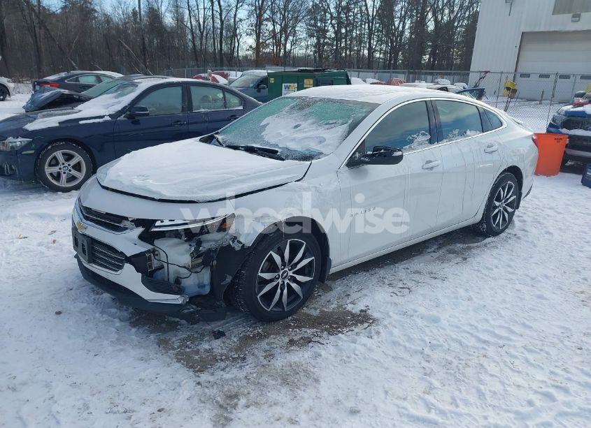 Photo 2 of 2016 Chevrolet Malibu 2LT (VIN 1G1ZF5SX6GF343926)