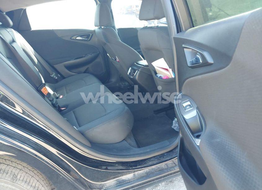 Photo 8 of 2016 Chevrolet Malibu 2LT (VIN 1G1ZF5SX7GF335687)