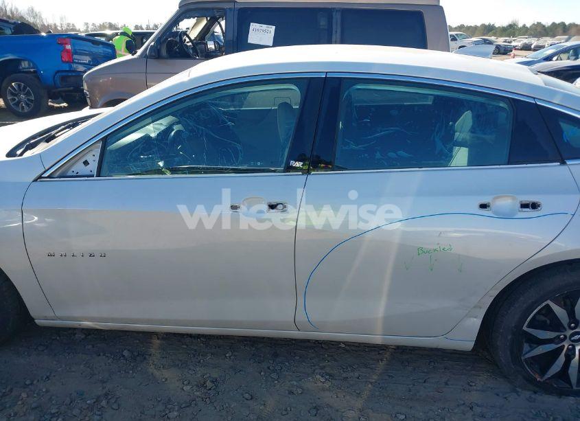 Photo 15 of 2016 Chevrolet Malibu 2LT (VIN 1G1ZF5SX8GF180549)