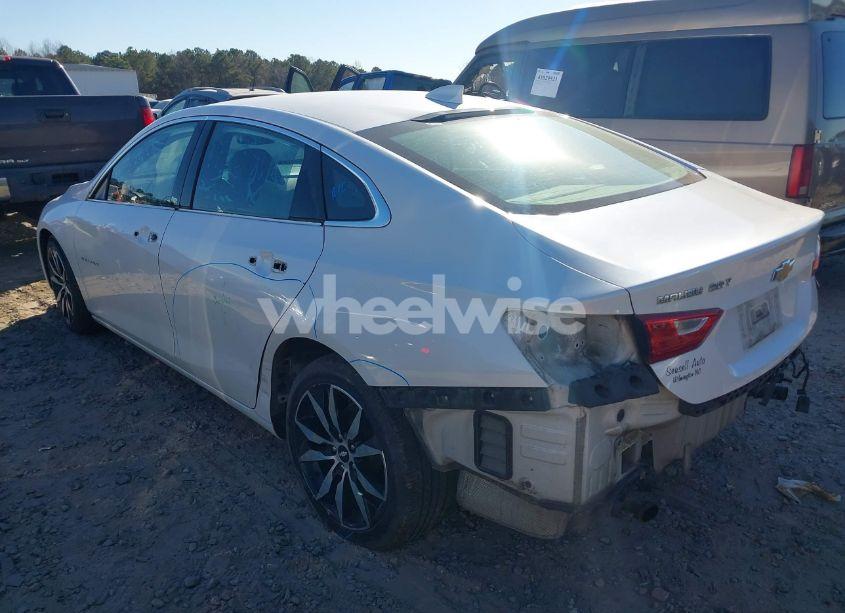 Photo 3 of 2016 Chevrolet Malibu 2LT (VIN 1G1ZF5SX8GF180549)