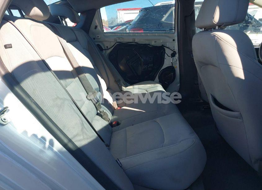 Photo 8 of 2016 Chevrolet Malibu 2LT (VIN 1G1ZF5SX8GF180549)