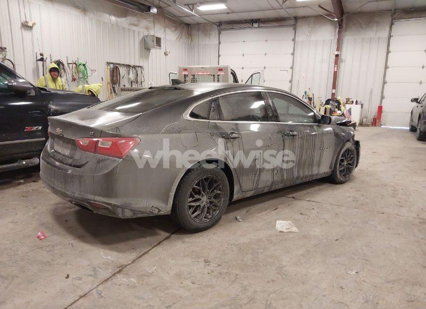 Photo 4 of 2016 Chevrolet Malibu 2LT (VIN 1G1ZF5SX8GF198436)